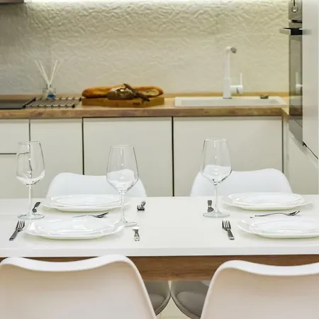 Lux Flatiron * Skopje