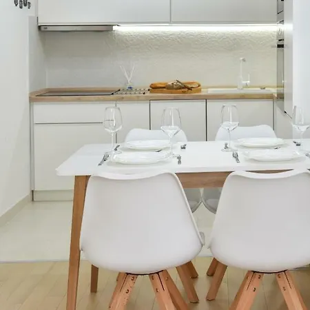 Lux Flatiron * Skopje